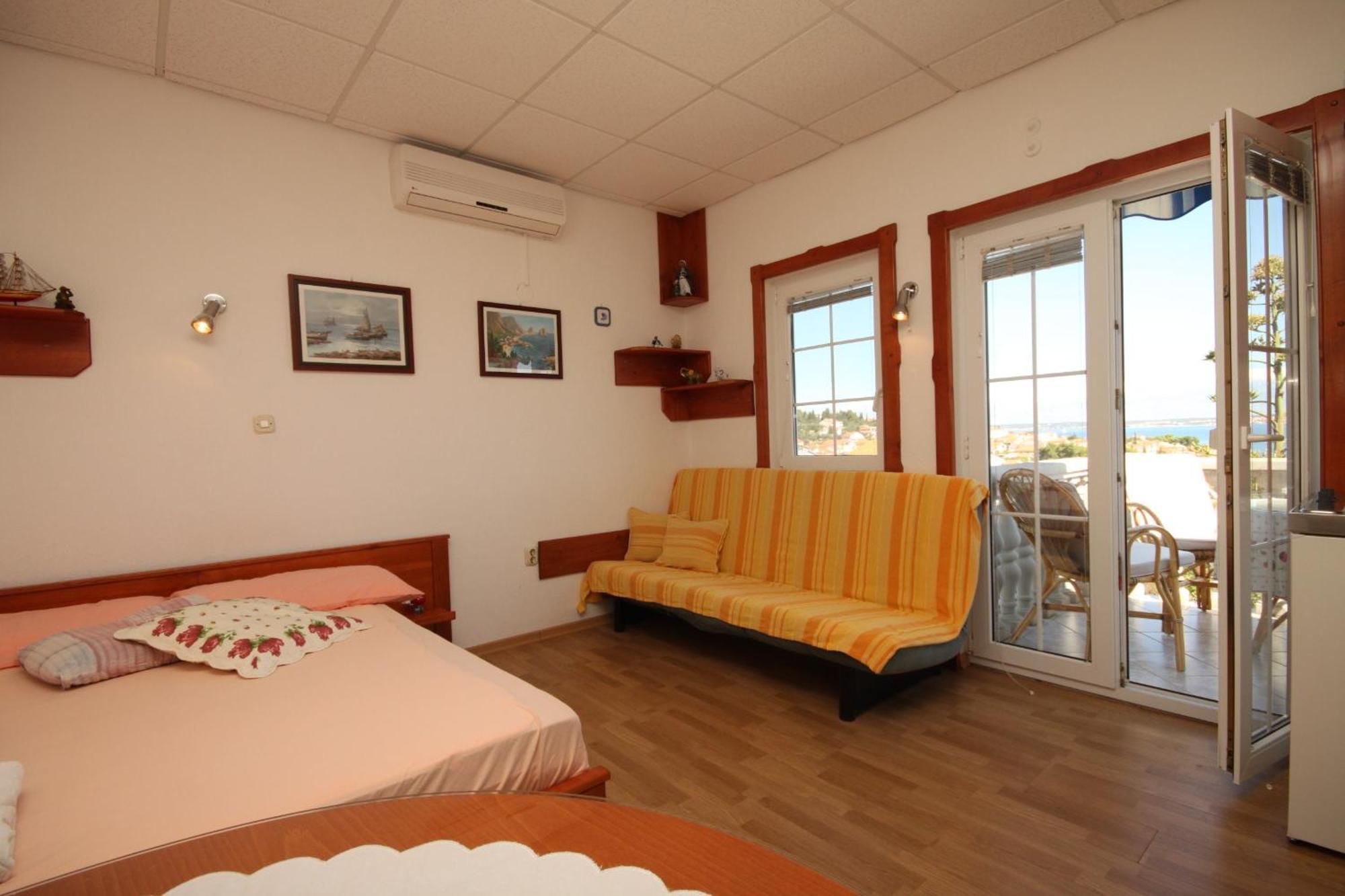 Apartments With A Parking Space Preko, Ugljan - 8224 Habitación foto